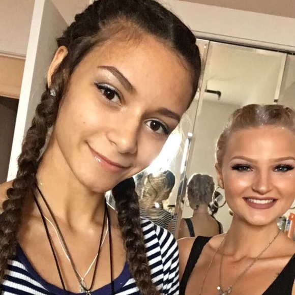 Meet Leigh! - Picture 3 of 4